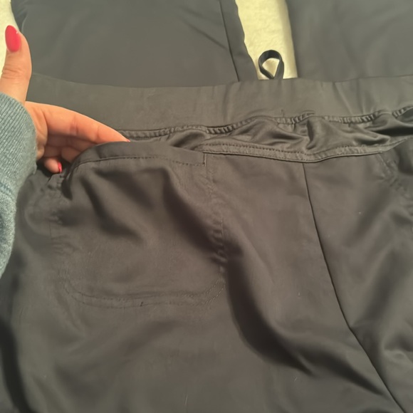 Women’s Greys Anatomy scrub pants, size XL Tall - Picture 5 of 6